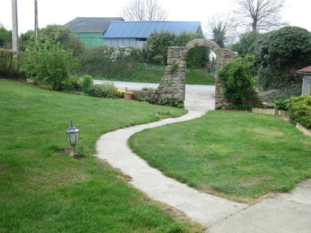 Chambres D'Hotes La Pinderie Val-Couesnon Luaran gambar